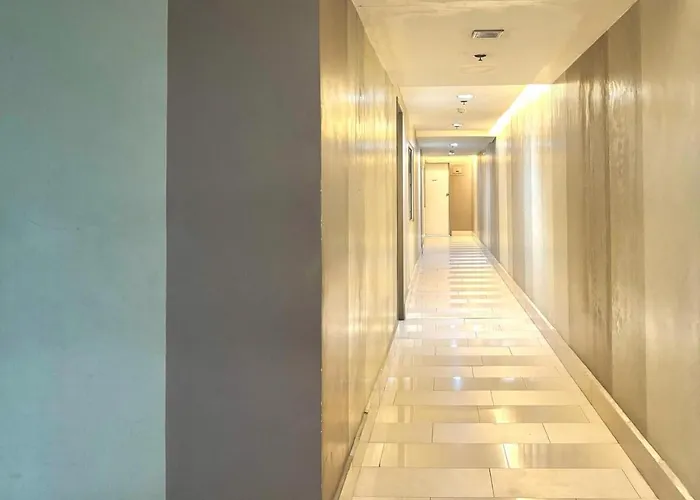 Cozy 2br In Bgc Victoria Manila