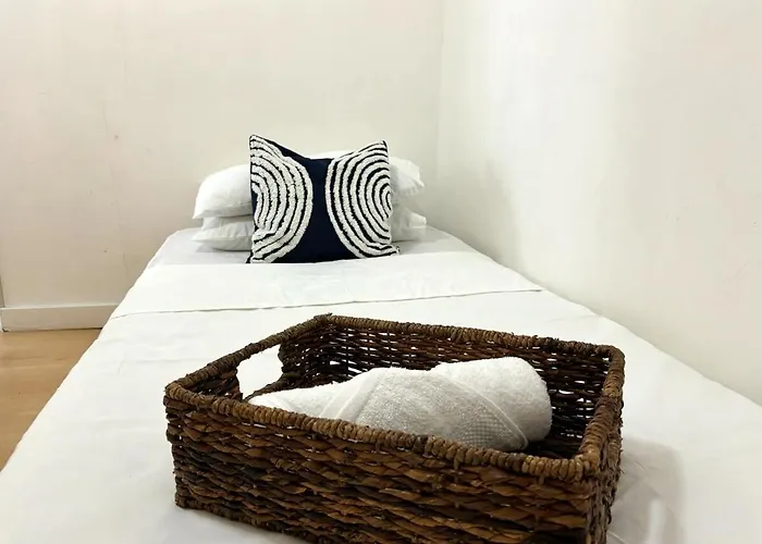 Cozy 2br In Bgc Victoria Apartamento
