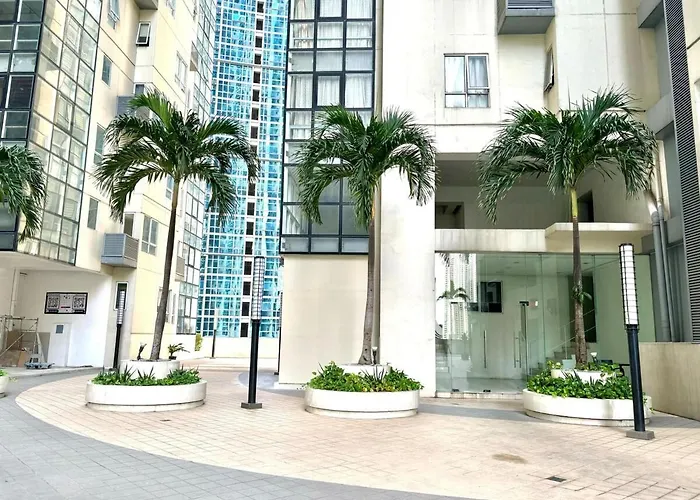 Cozy 2br In Bgc Victoria Apartamento