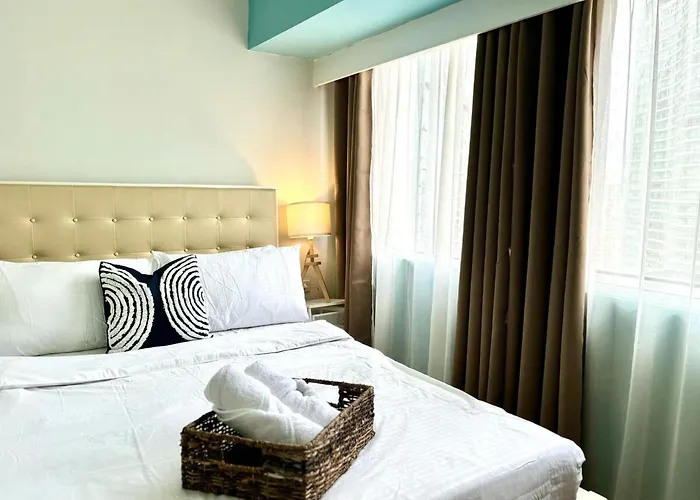 Cozy 2br In Bgc Victoria