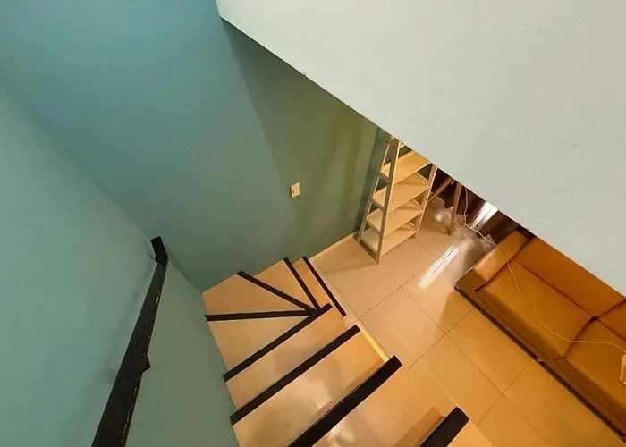 Cozy 2br In Bgc Victoria Manila